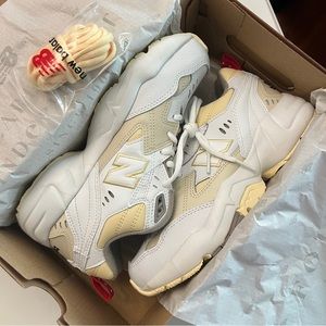 NIB New Balance 608 sneakers SZ 7 white/yellow